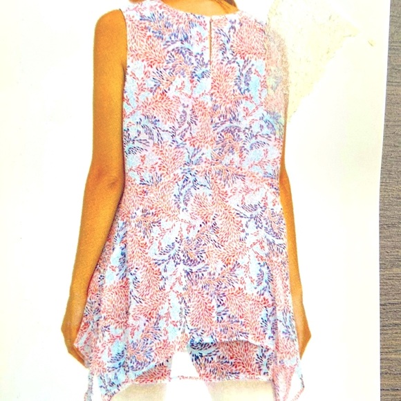 LAYERED SLEEVELESS  PRINTED BLOUSE TUNIC - Picture 3 of 12